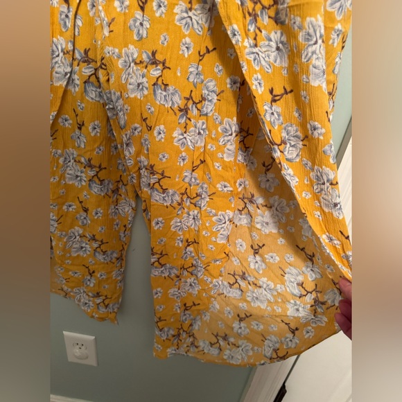 Easel Tulip Hem Yellow and White Floral Pants Sz L - Picture 3 of 9